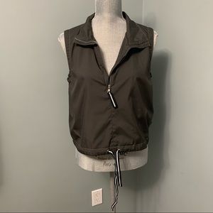 CASUALS BY SANDWICH sleeveless athletic crop top size M golf wear lightweight